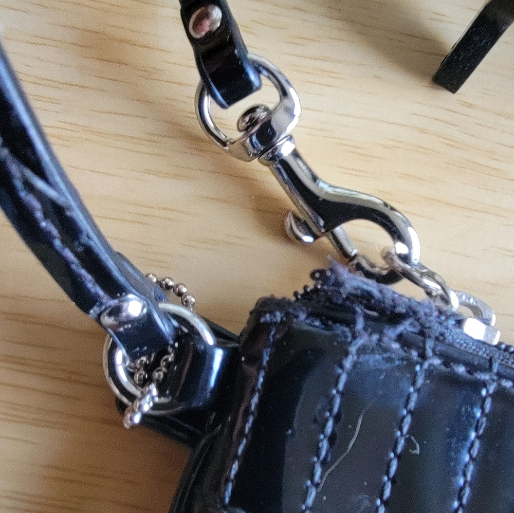 Coach Black Patent Leather Wristlet REHAB - Picture 10 of 10